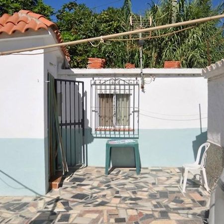 Almayate Hippie Shack Екстер'єр фото